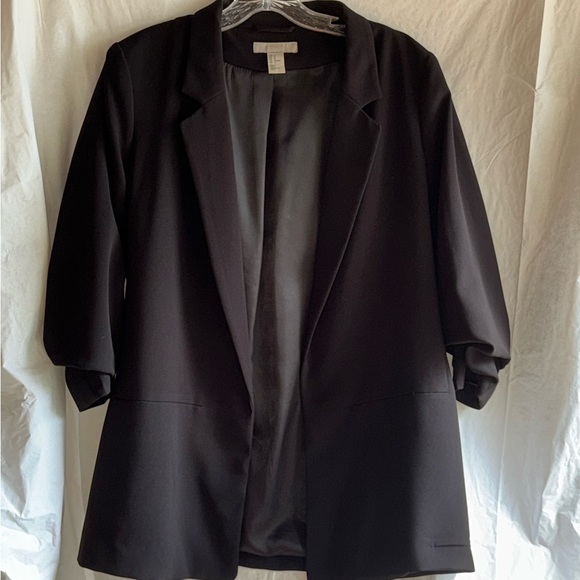 H&M Jackets & Blazers - H&M Black Blazer with Relaxed Open Front Design
